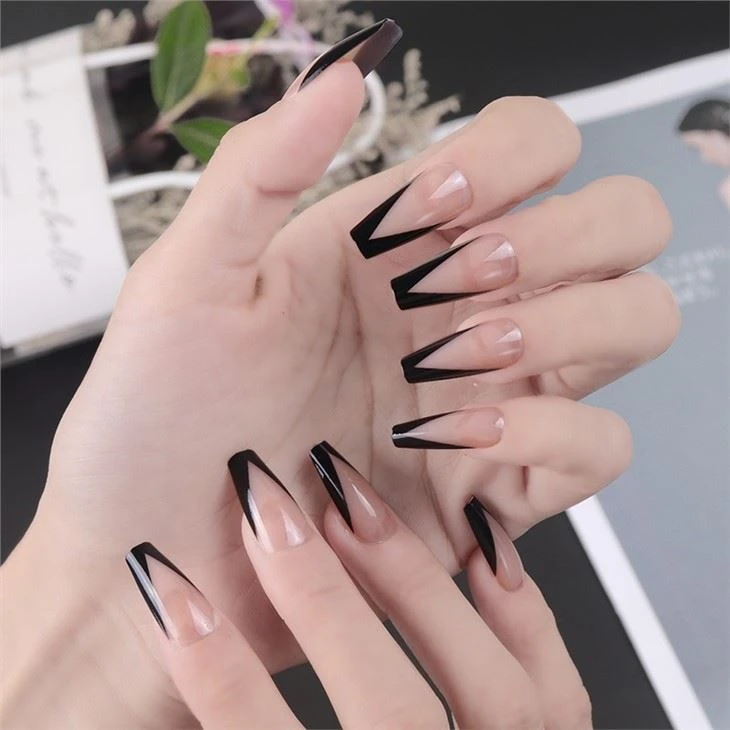 Medium Length French Artificial Fingernails